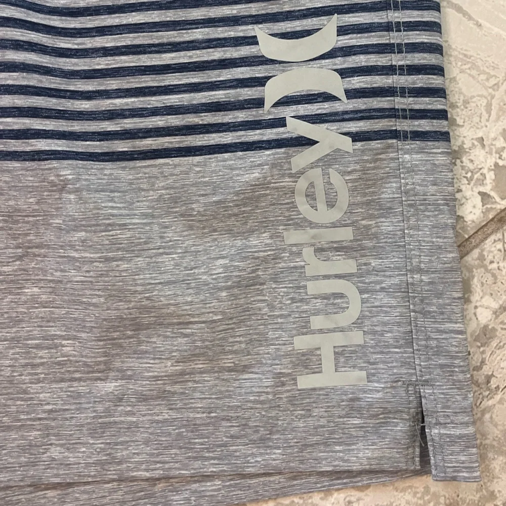 Hurley Men's Blue and Gray Swim Trunks, size L